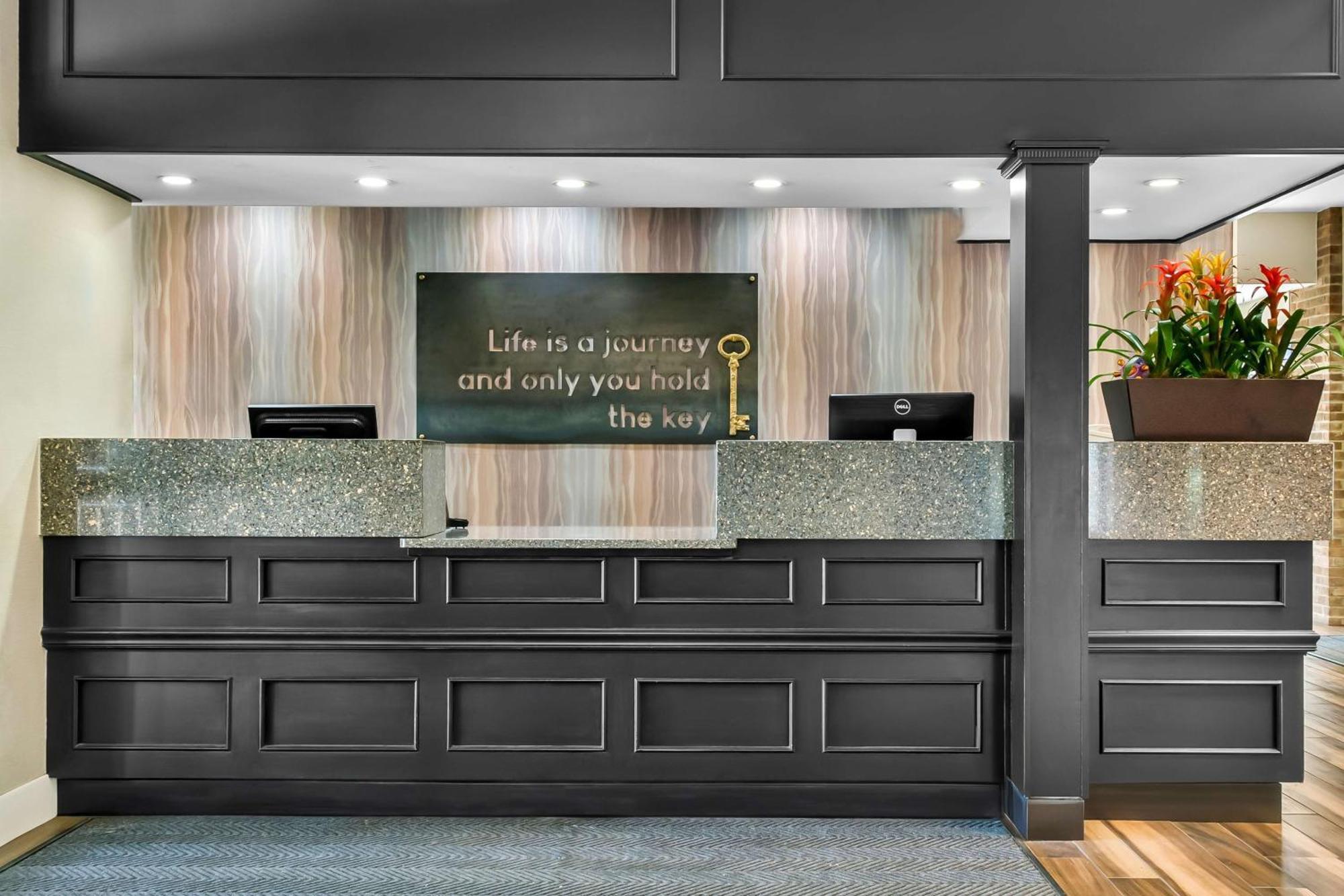 Best Western Okemos/East Lansing Hotel & Suites Εξωτερικό φωτογραφία
